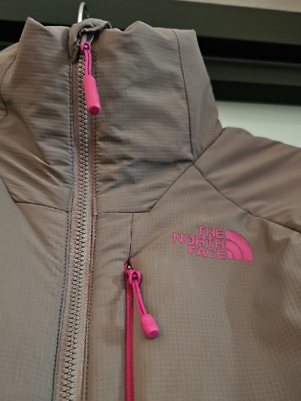 The North Face Women's Puffer Jacket - Taupe with Pink Accents - Picture 2 of 4